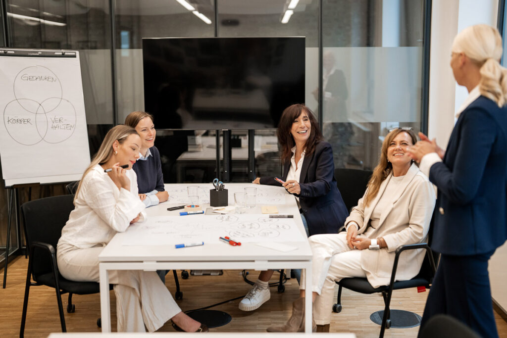Burnout Prävention Online und vor Ort – zertifizierte Präventionskurse mit Helke Wieners für Resilienzaufbau und Stressprävention